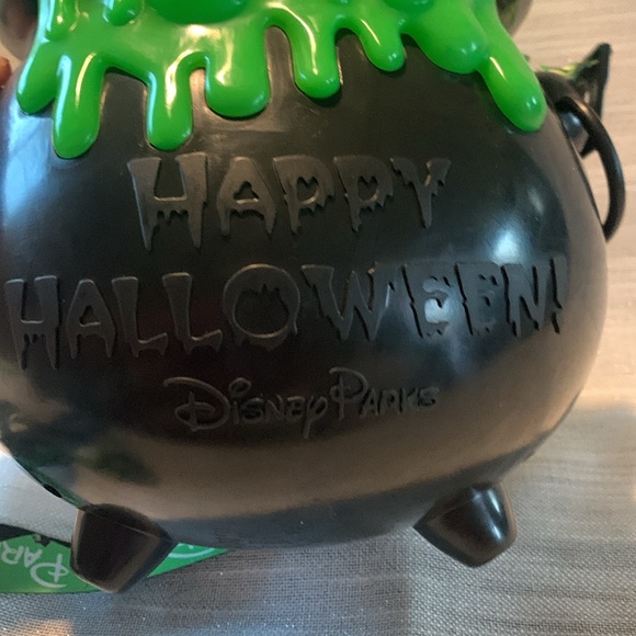 Disney Parks POISON APPLE Cauldron Green Popcorn Candy Bucket Halloween - Picture 10 of 14
